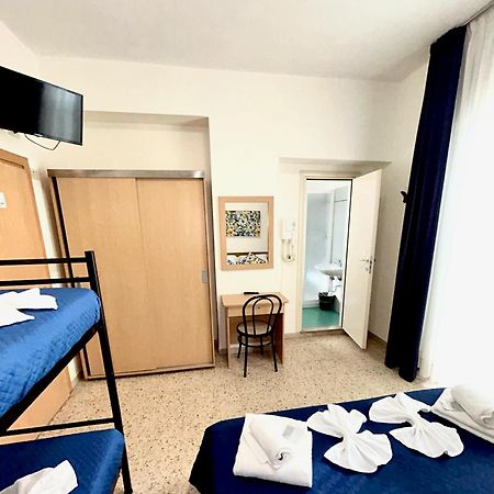 Hotel Staccoli Rimini Esterno foto