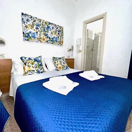 Hotel Staccoli Rimini Esterno foto
