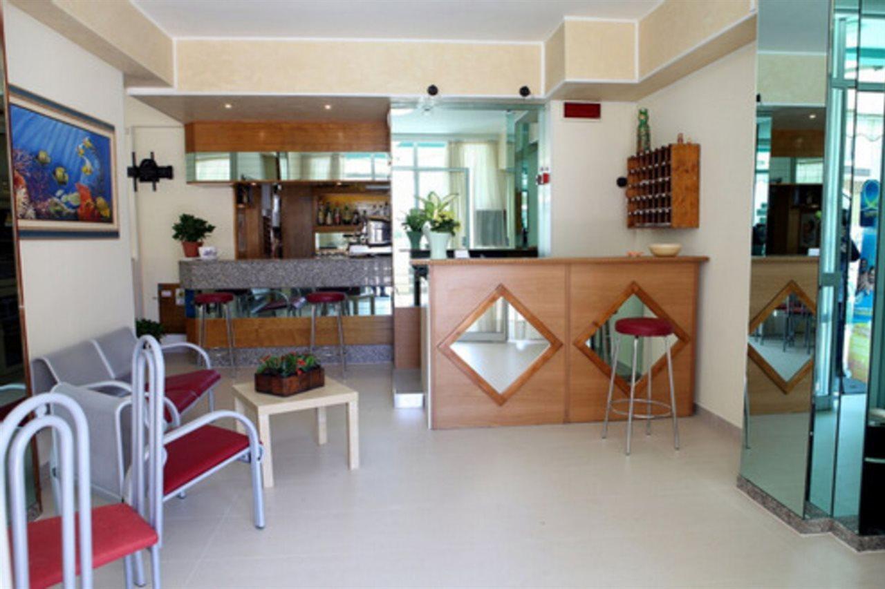 Hotel Staccoli Rimini Esterno foto