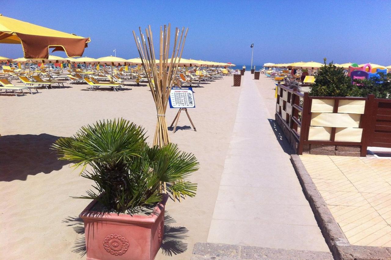 Hotel Staccoli Rimini Esterno foto