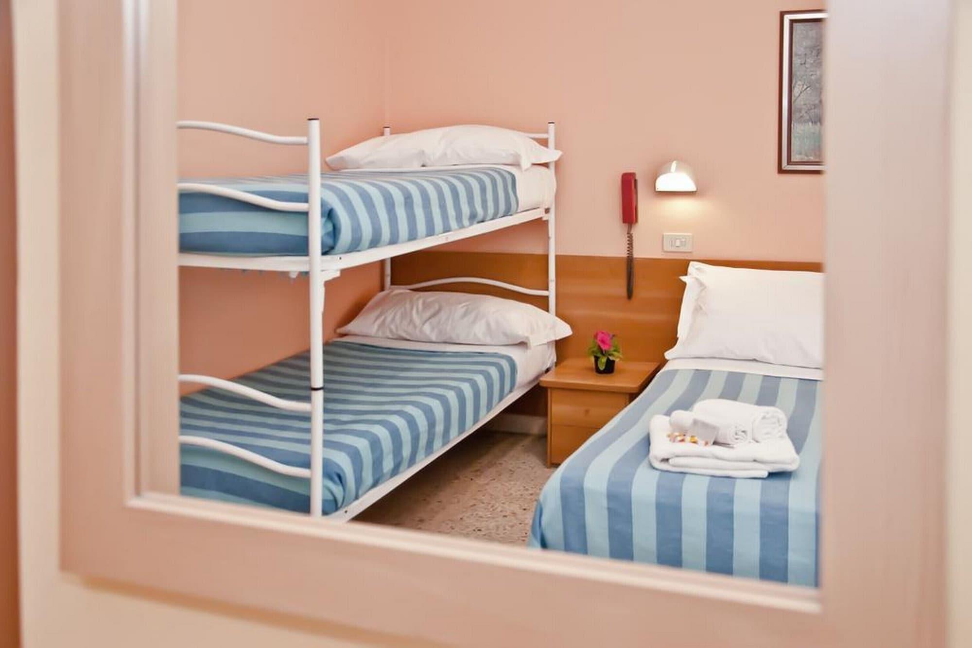 Hotel Staccoli Rimini Esterno foto