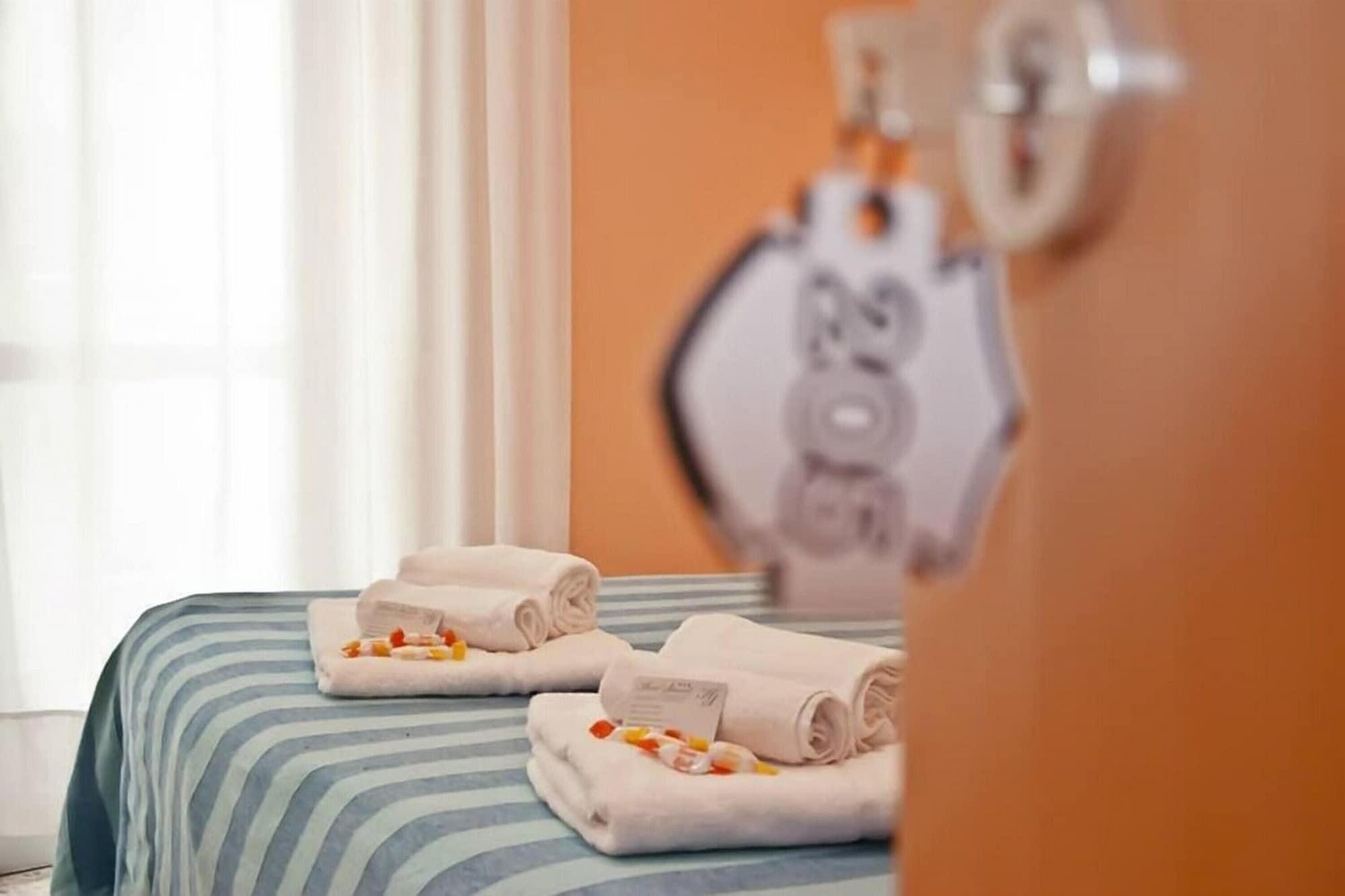 Hotel Staccoli Rimini Esterno foto
