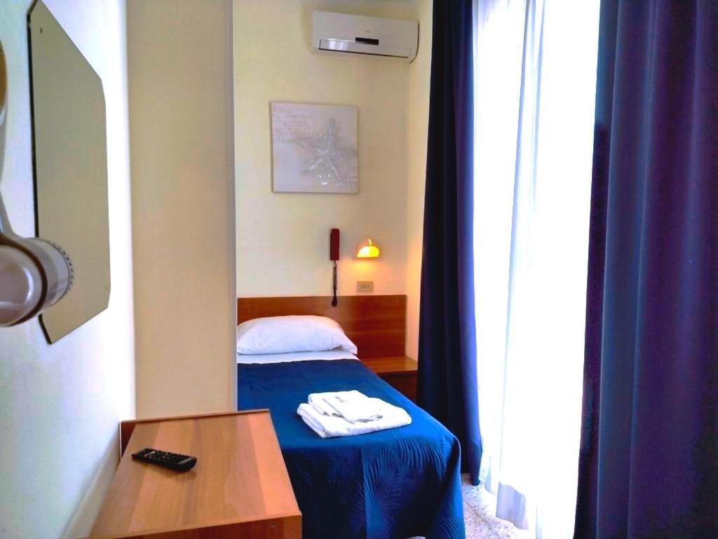 Hotel Staccoli Rimini Esterno foto