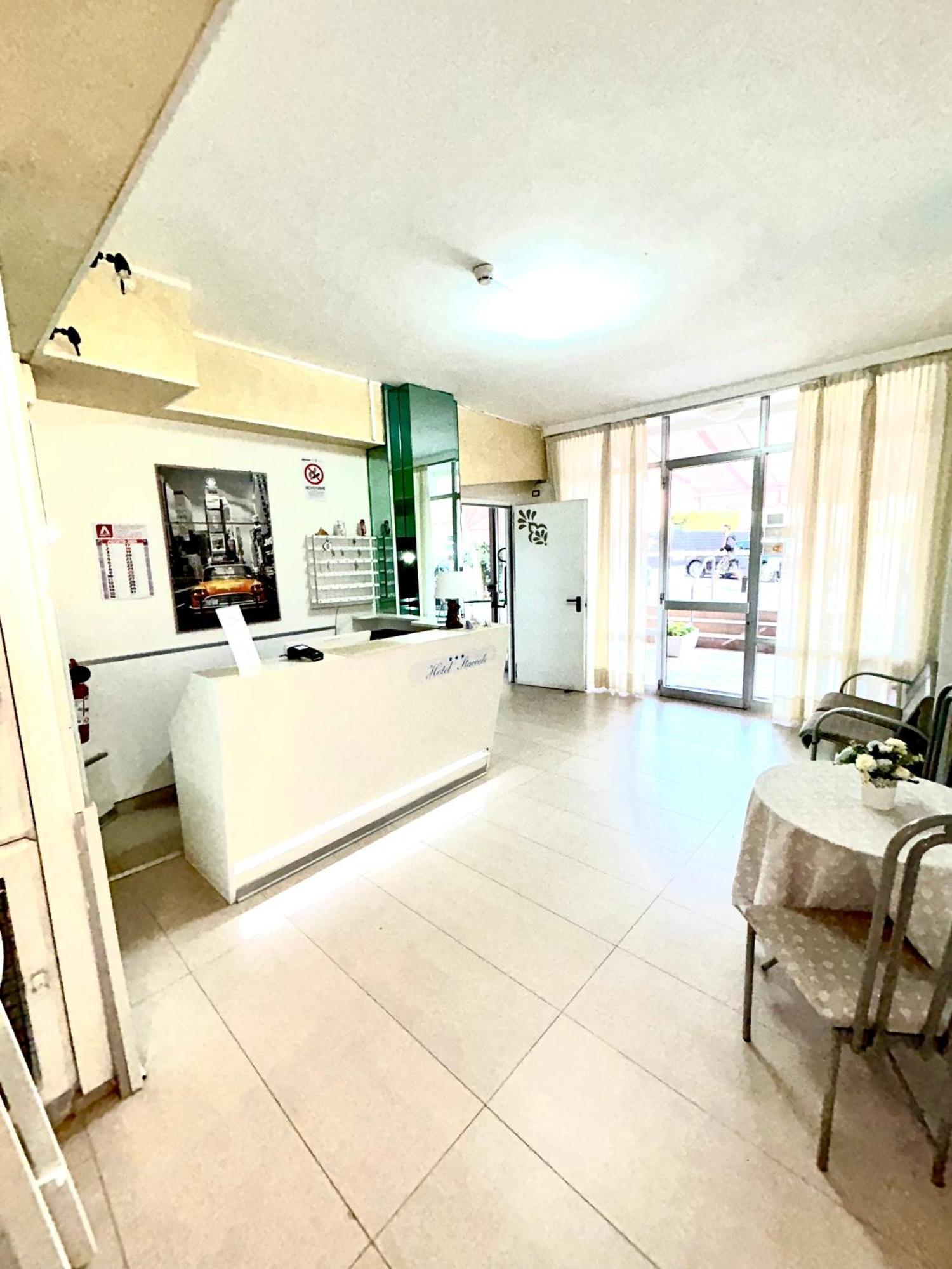 Hotel Staccoli Rimini Esterno foto