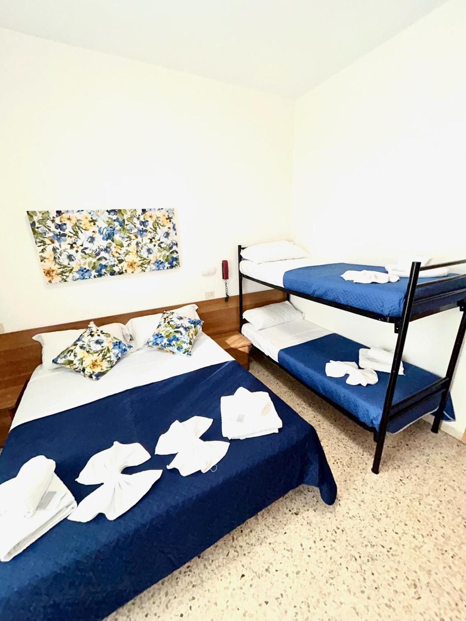 Hotel Staccoli Rimini Esterno foto
