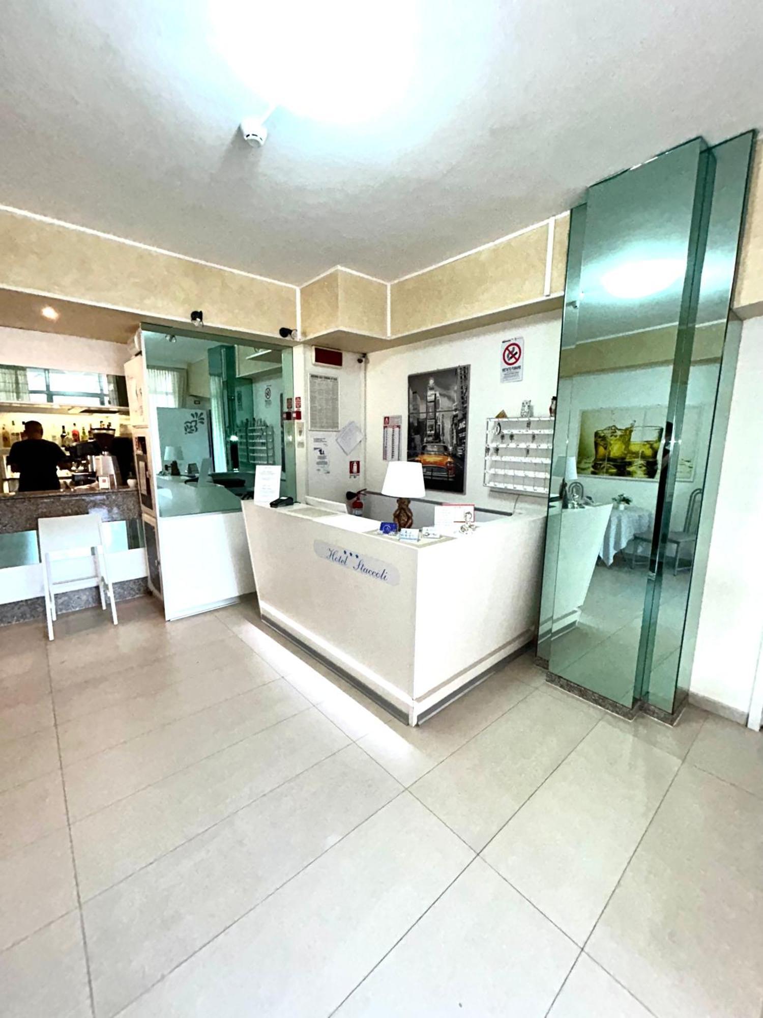 Hotel Staccoli Rimini Esterno foto