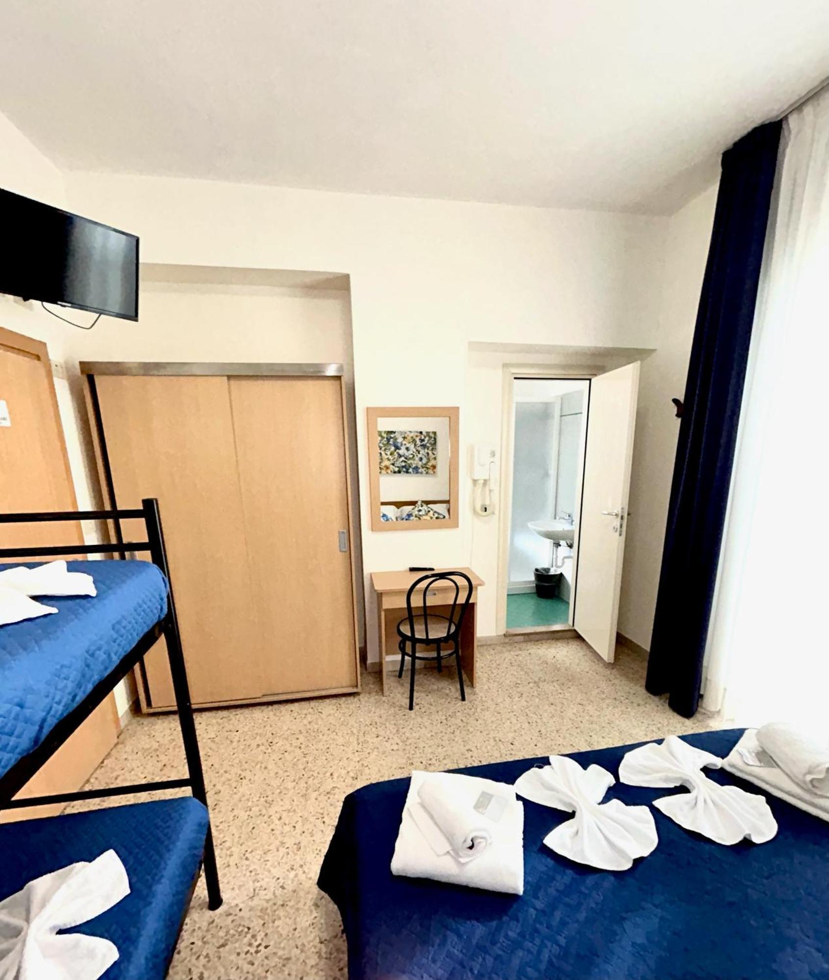 Hotel Staccoli Rimini Esterno foto