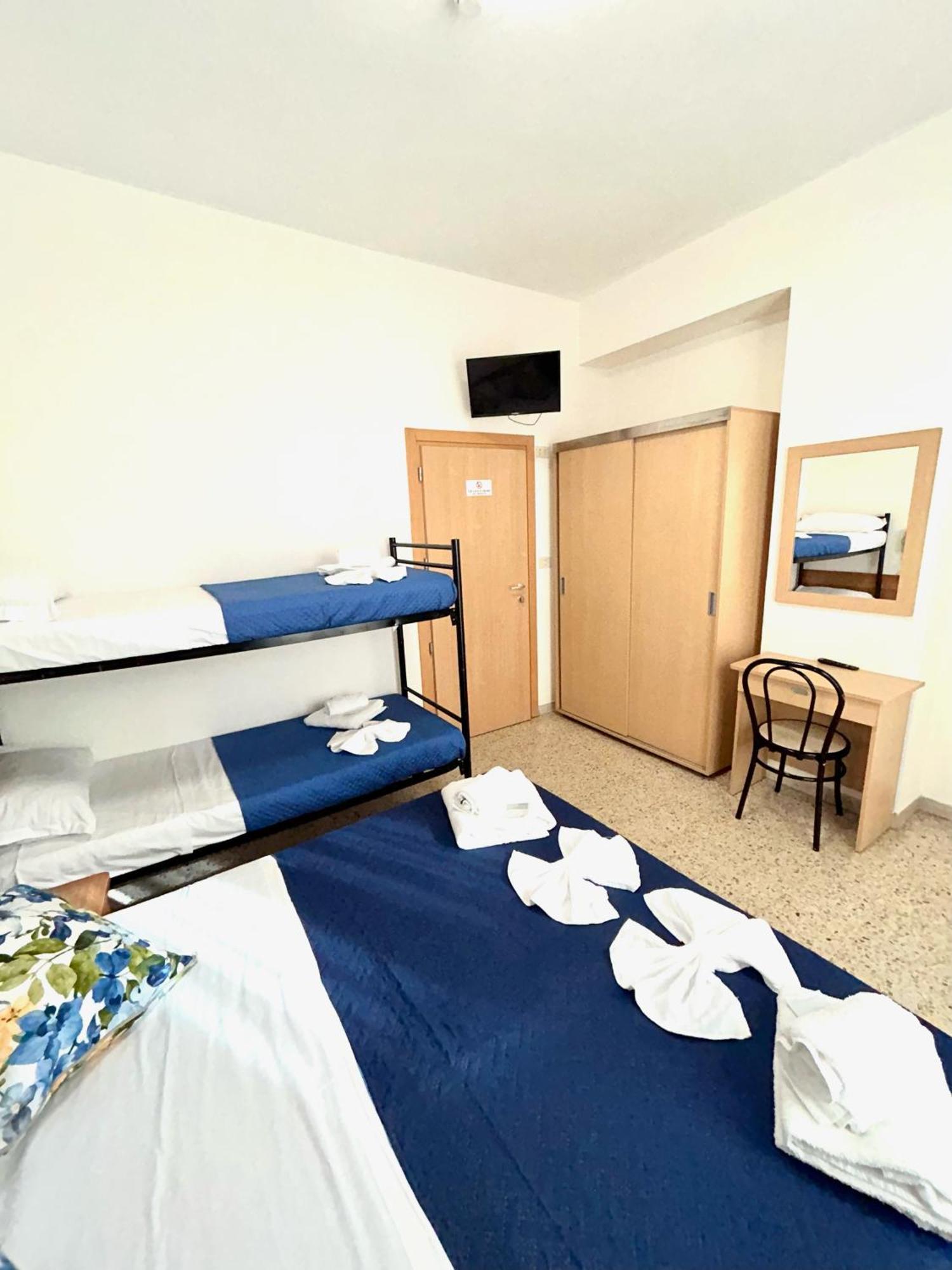 Hotel Staccoli Rimini Esterno foto