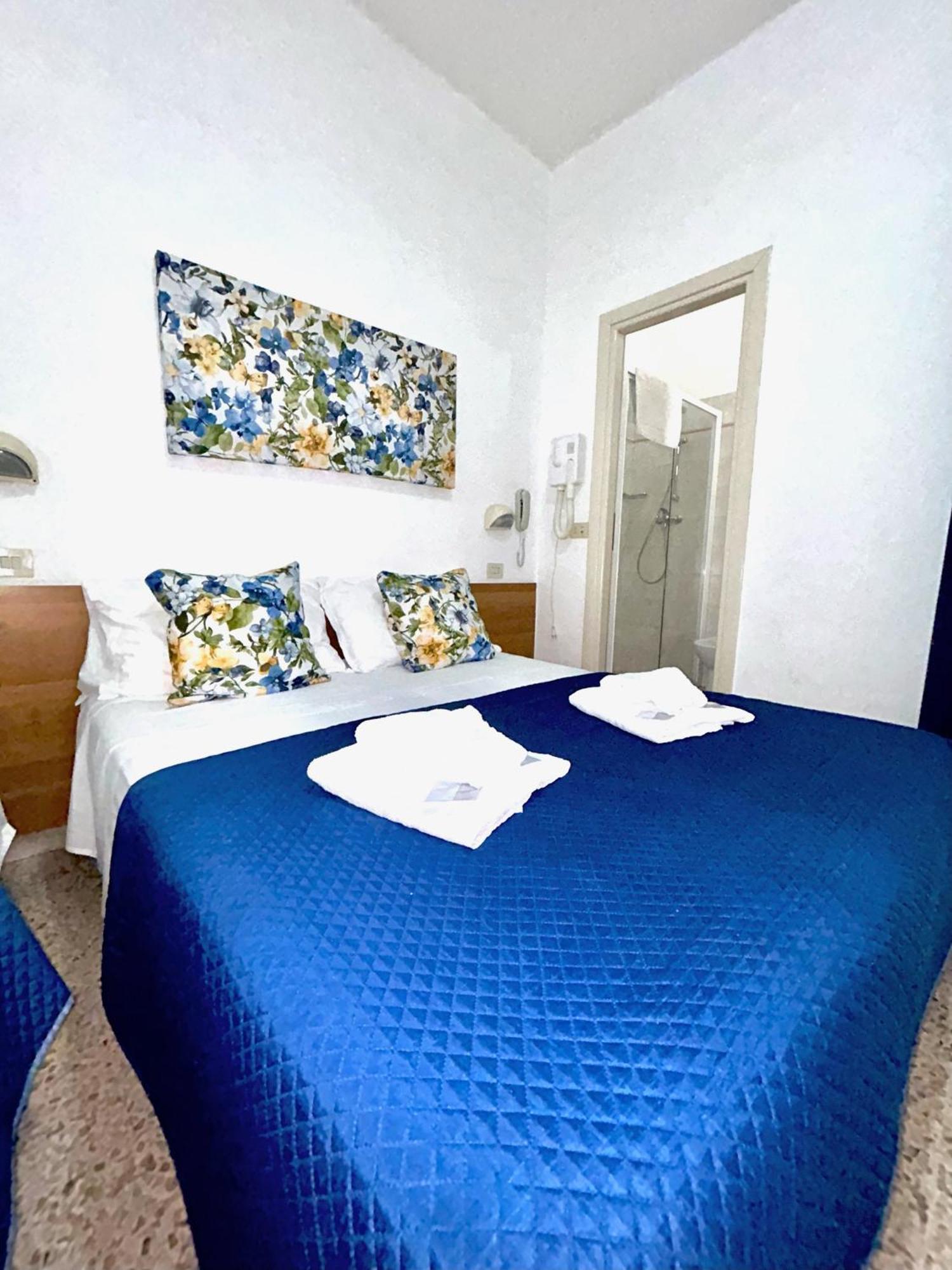 Hotel Staccoli Rimini Esterno foto